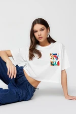 Trendyol White 100% Cotton Printed Relaxed/Wide, Comfortable Cut Crop Crewneck Knitted T-Shirt Trendyol White 100% Cotton Printed Relaxed/Wide, Comfortable Cut Crop Crewneck Knitted T-Shirt