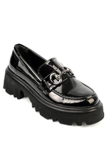 Capone Outfitters Women's Round Toe Buckled Patent Leather Loafer