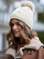 Creamy women's cap for the winter