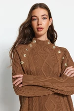 Trendyol hnedý širokouhlý pletený sveter s detailom doplnkov