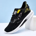 Men Knitted Black and White Contrast Comfortable Breathable Lightweight Sneakers