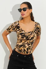 Cool & Sexy Women's Camel Patterned Blouse