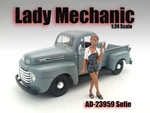 Lady Mechanic Sofie Figure For 124 Scale Models by American Diorama