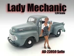 Lady Mechanic Sofie Figure For 124 Scale Models by American Diorama