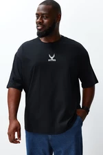 Trendyol Plus Size Black Oversize Animal Embroidery 100% Cotton Comfort T-Shirt