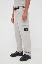 Nohavice Calvin Klein Jeans pánske, šedá farba, strih cargo