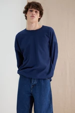 Trendyol Navy Blue Men's More Sustainable Oversize Textured Collar Detailed Sweatshirt.