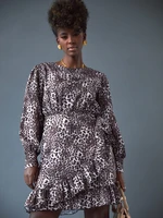Casual dress with ruffles with leopard pattern