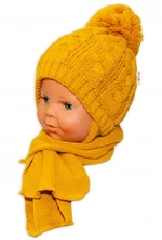 BABY NELLYS Zimní pletená čepička s šálou Baby Bear - hořčicová s bambulkou, vel. 62-68 (3-6m)