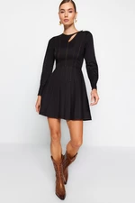 Trendyol Black derékú mini varrás részletesen kidolgozott gabardin szőtt ruha