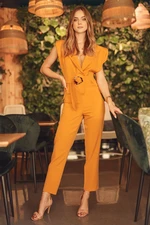 Elegant jumpsuit with mustard collar