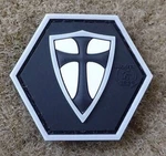 Nášivka Recte Faciendo Hexagon Shield JTG® - čierna (Farba: Čierna)