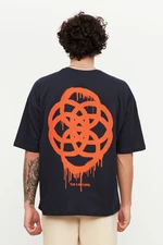 Trendyol Granatowy Oversize/Szeroki Krój 100% Bawełniany T-shirt Z Geometrycznym Nadrukiem
