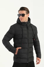 Pánsky čierny nafukovací zimný kabát River Club s podšívkou s kapucňou a vetruodolný.
