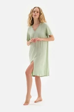 Dagi Light Green V-Neck Satin Nightgown with Garnish.