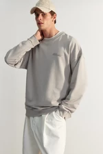 Trendyol Gray Men's Premium Oversize Sweatshirt with Text and Embroidery Thick Cotton