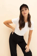 DEFACTO Fitted Crew Neck Short Sleeve T-Shirt