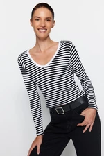 Trendyol Black Striped Ribbed V-Neck Fitted/Situated Long Sleeve Crop Stretch Knitted Blouse