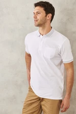 ALTINYILDIZ CLASSICS Męska niekurczliwa tkanina bawełniana o regularnym kroju Luźny krój Biała koszulka z kieszenią na golf z antyrolką