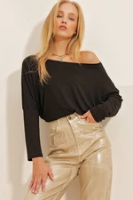 Trend Alaçatı Stili Women's Black Boat Collar Flowy Viscose Knitted Blouse
