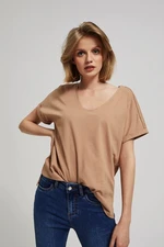 cotton T-shirt with V-neck.