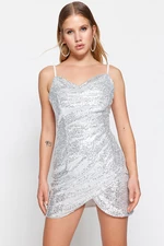 Trendyol Silver Fitted Evening Dress with Lining and Shimmering Sequins