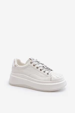 Women's leather sneakers on the GOE platform white