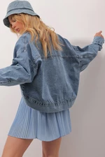 Trend Alaçatı Stili Women's Blue Oversize Oval Cut Shirt Collar Crop Jean Jacket