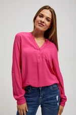 V-neck shirt with pocket