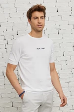 AC&Co / Altınyıldız Classics Men's White Standard Fit Normal Cut Crew Neck 100% Cotton Printed Short Sleeve Knitwear T-Shirt.