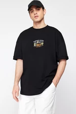 Trendyol Black Oversize/Wide-Fit Short Sleeve Landscape Embroidery 100% Cotton T-Shirt