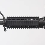 Krytka Low Profile Rail Guard Manta Defense® – Černá (Barva: Černá)