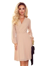 Numoco pleated dress with neckline and long sleeves