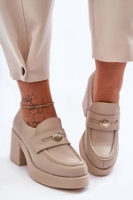 Leather of women's shoes on the Dunadia beige post