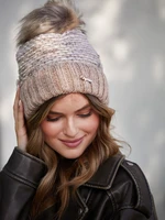 Cappuccino winter hat with hem