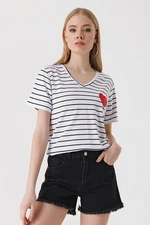 Bigdart 4304 Heart Detailed Striped T-Shirt - White