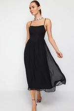 Trendyol černé otevřené pasové/skaterové podšívané korzetové detaily tylové elegantní večerní šaty