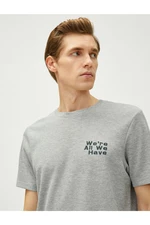 Koton Slogan vyšívané tričko Crew Neck s texturou Krátký rukáv