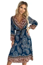 Pleated midi dress with neckline, long sleeves and black Numoco belt