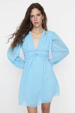 Trendyol Limitowana Edycja Niebieski kołnierzyk Szczegółowa mini sukienka z szyfonu