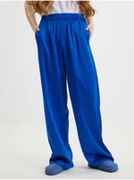 Ciemnoniebieskie satynowe szerokie spodnie damskie ONLY Victoria - Kobiety