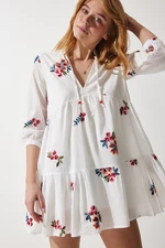 Happiness İstanbul Women's White Embroidered V-Neck Knitted Dress