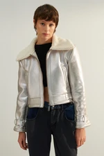 Trendyol Limited Edition Silver Regular Crop Plush Zipper Closure Coat