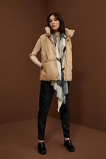 Quilted vest with pockets
